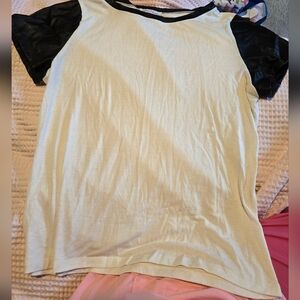 Ladies Size XL White Short Sleeve T-shirt Black Faux Leather Sleeves